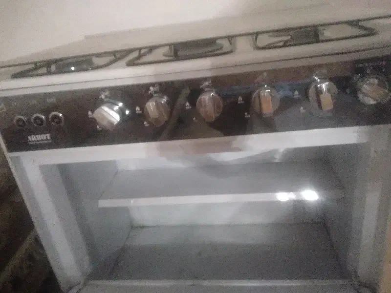 اجاق گاز طرح فر .پولش نیاز دارم|اجاق گاز و لوازم برقی پخت‌وپز|شوشتر, |دیوار