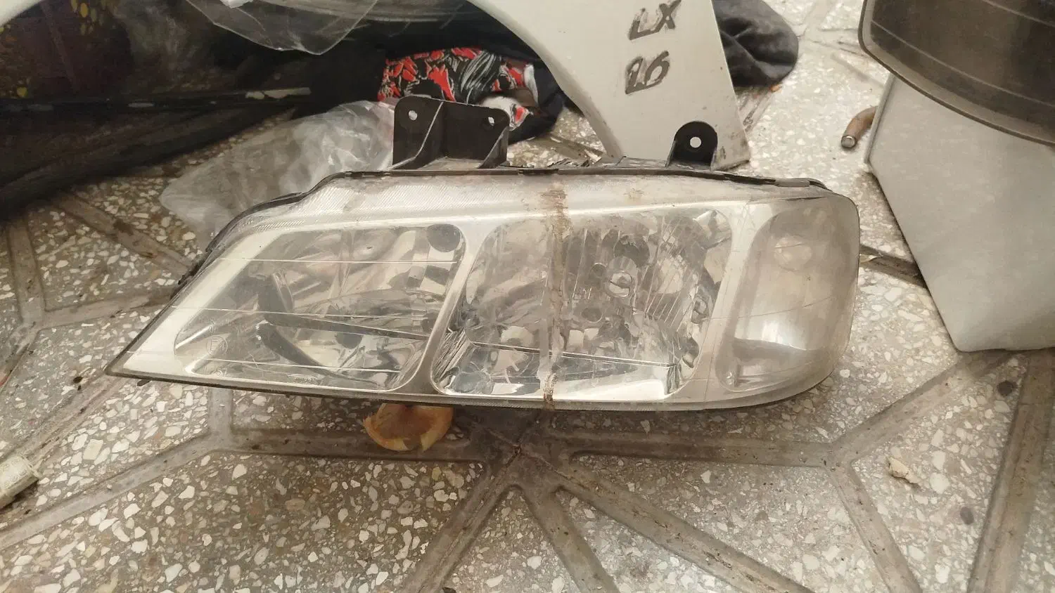 دوتا گلگیر چپ و راست ۲۰۶ و چراغ جلو پارس|قطعات یدکی و لوازم جانبی|شاهرود, |دیوار