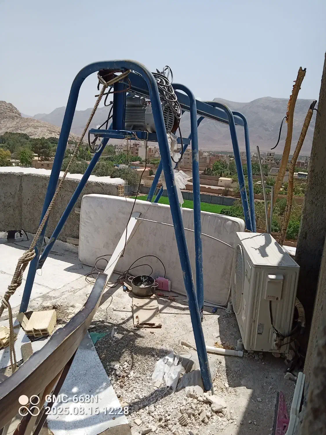 بالابر درحدنو|ابزارآلات|ابریشم, |دیوار