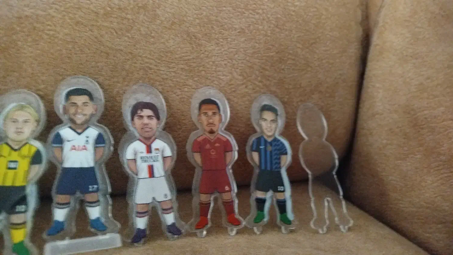 21 عدد کیم دی 6 عدد آدمک 12 بر چسب|کلکسیون و سرگرمی|چهاردولی, |دیوار