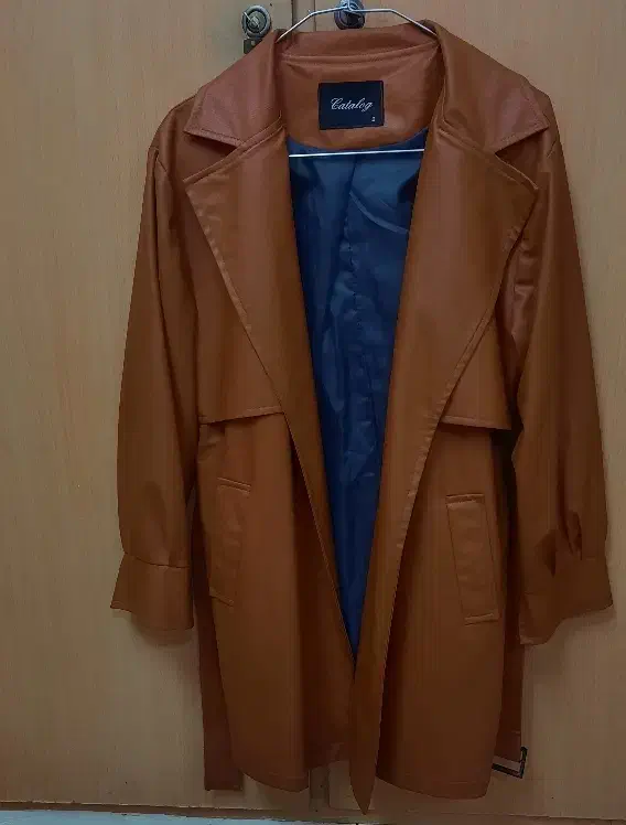 کت چرم زنانه و بوت قهوه ای|لباس|اهواز, کوی مهدیس|دیوار