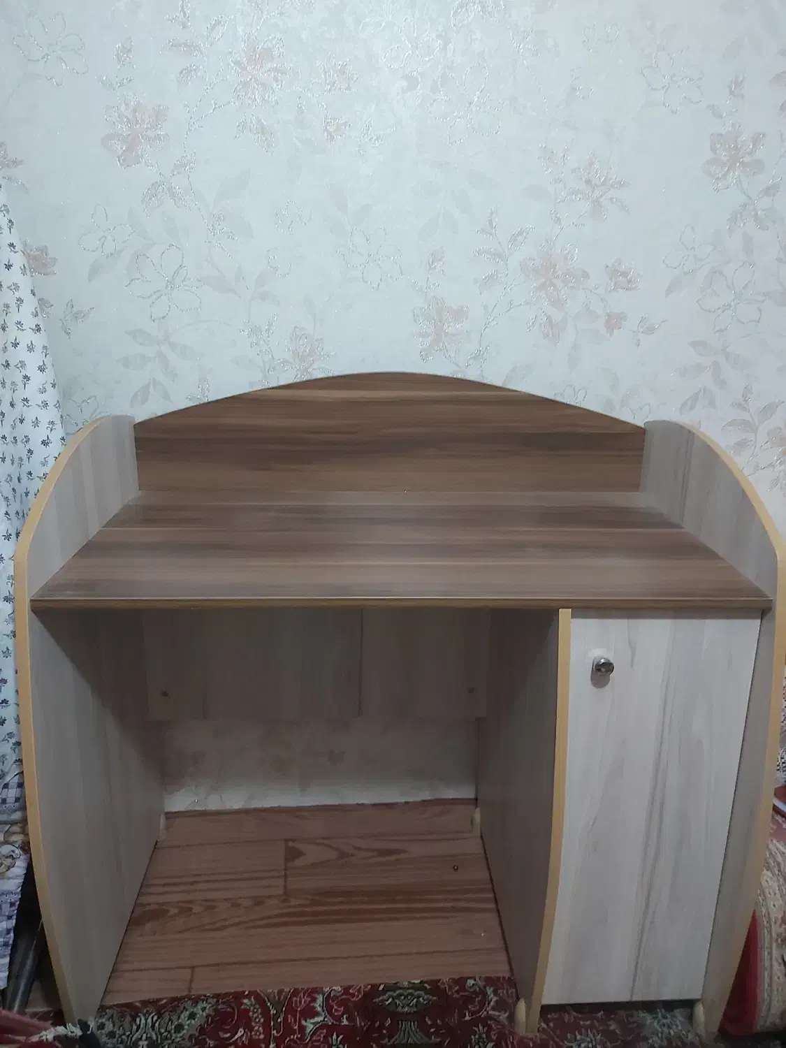 میز تحریر کاملا سالم|میز تحریر و کامپیوتر|ارومیه, |دیوار