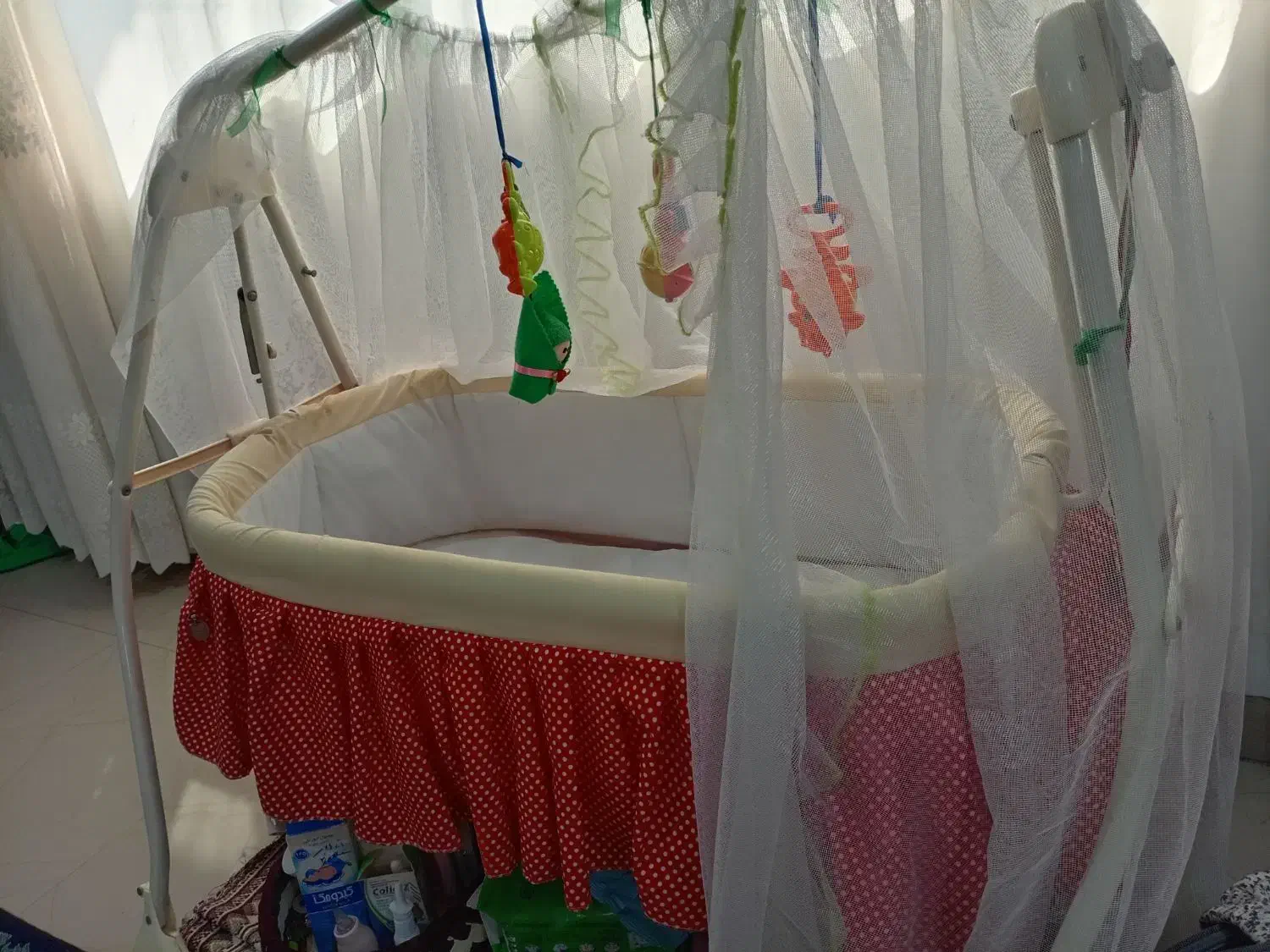 گهواره ننویی|تخت و صندلی بچه|رشت, آب و برق|دیوار