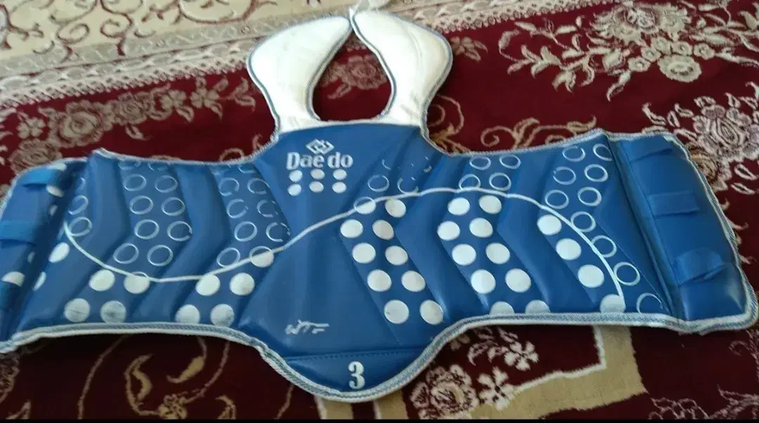 هوگو و کلاه تکواندو|تجهیزات ورزشی|اصفهان, شیخ اشراق|دیوار