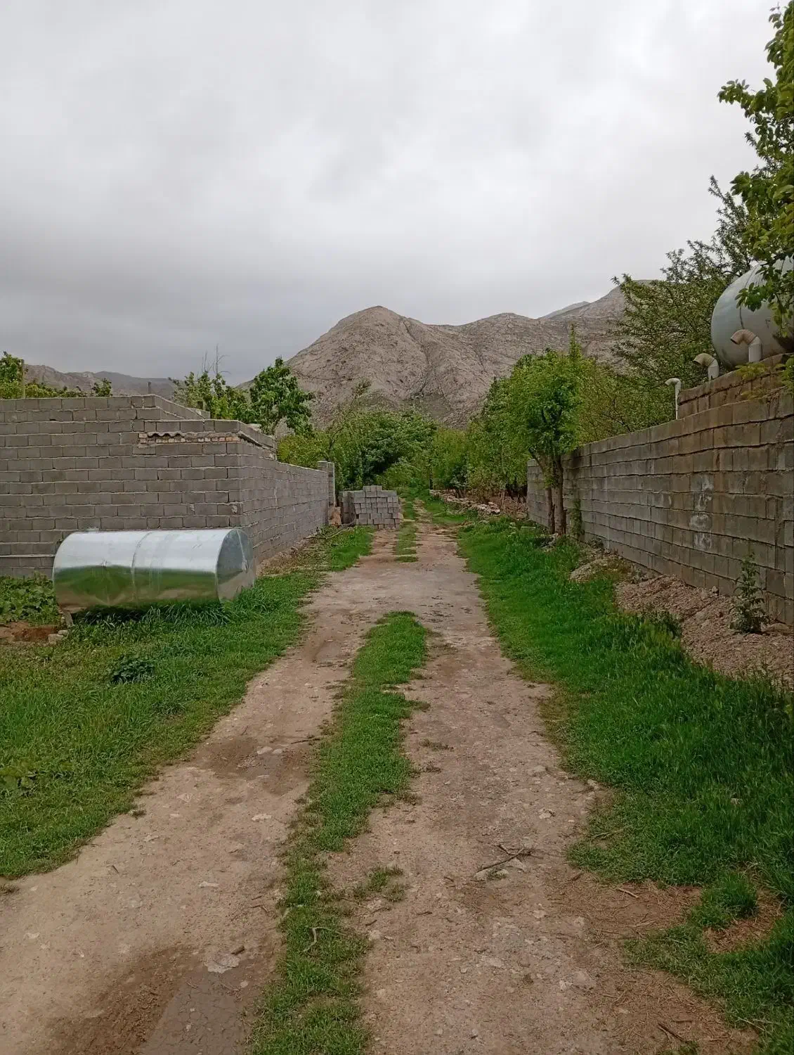 باغ اخلمد آب سند ملکی داخل مجموعه 325میلیون|فروش زمین و ملک کلنگی|چناران, |دیوار