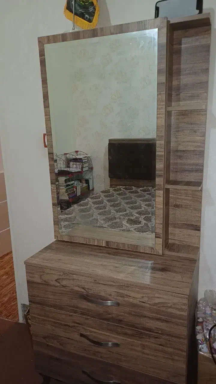 سرویس خواب در حد نو|تخت و سرویس خواب|شیراز, امام حسین|دیوار