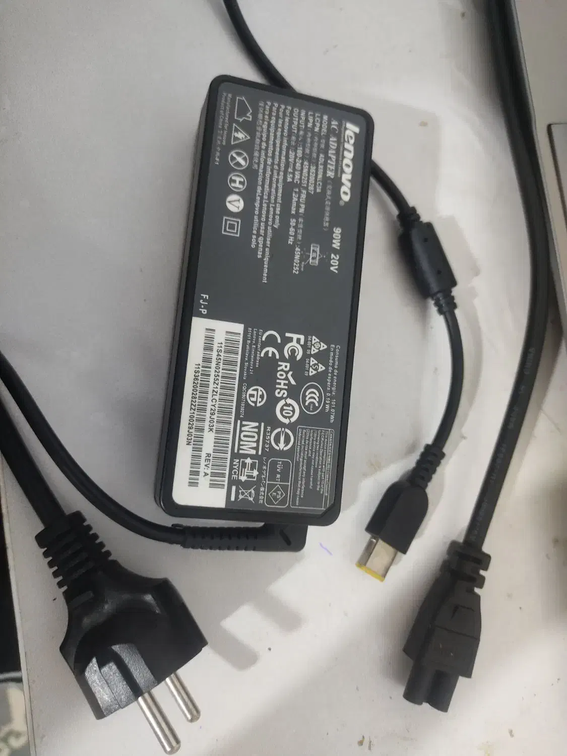 شارژر لنوو|قطعات و لوازم جانبی رایانه|قم, علی آباد سعدگان|دیوار