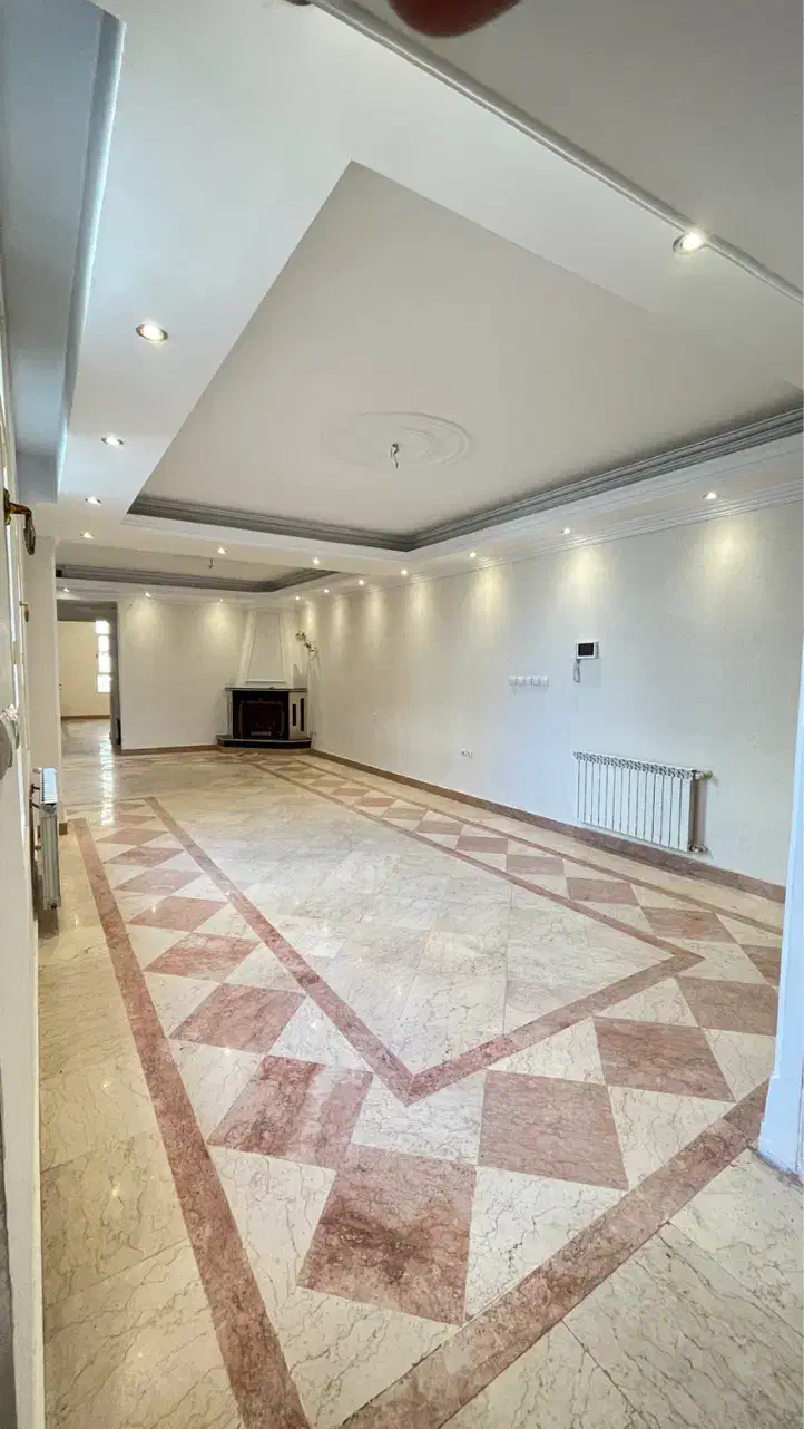 ۱۲۰متر همیلا/۲خواب بزرگ/سالن سه جهت پرده خور