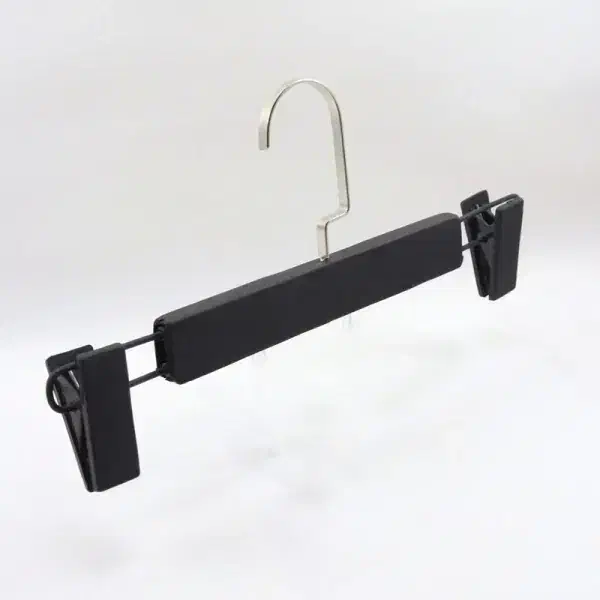 تعدادی چوبکار لباس چوب لباسی|فروشگاه و مغازه|محمدشهر, شهرک پیام (مهرالبرز)|دیوار