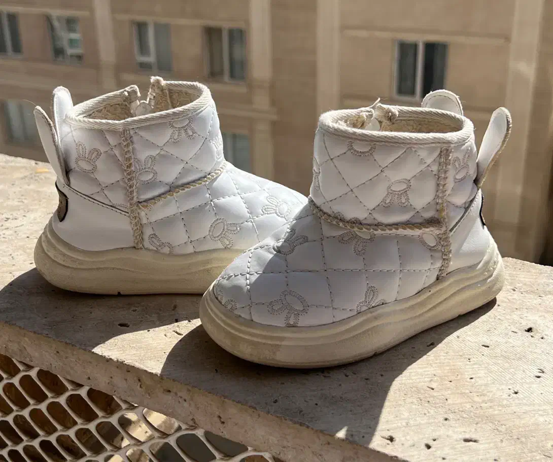 کفش و بوت دخترونه ۳ ساله|کفش و لباس بچه|محمدشهر, همایون ویلا|دیوار