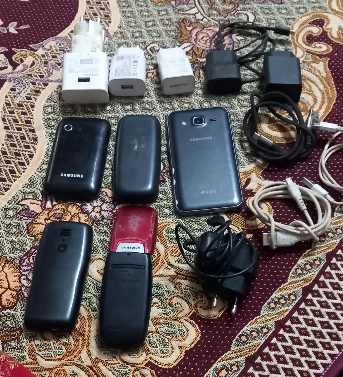 گوشی ها  ۲ تاش سالمه فقط باطری نداره|موبایل|مشهد, موعود|دیوار