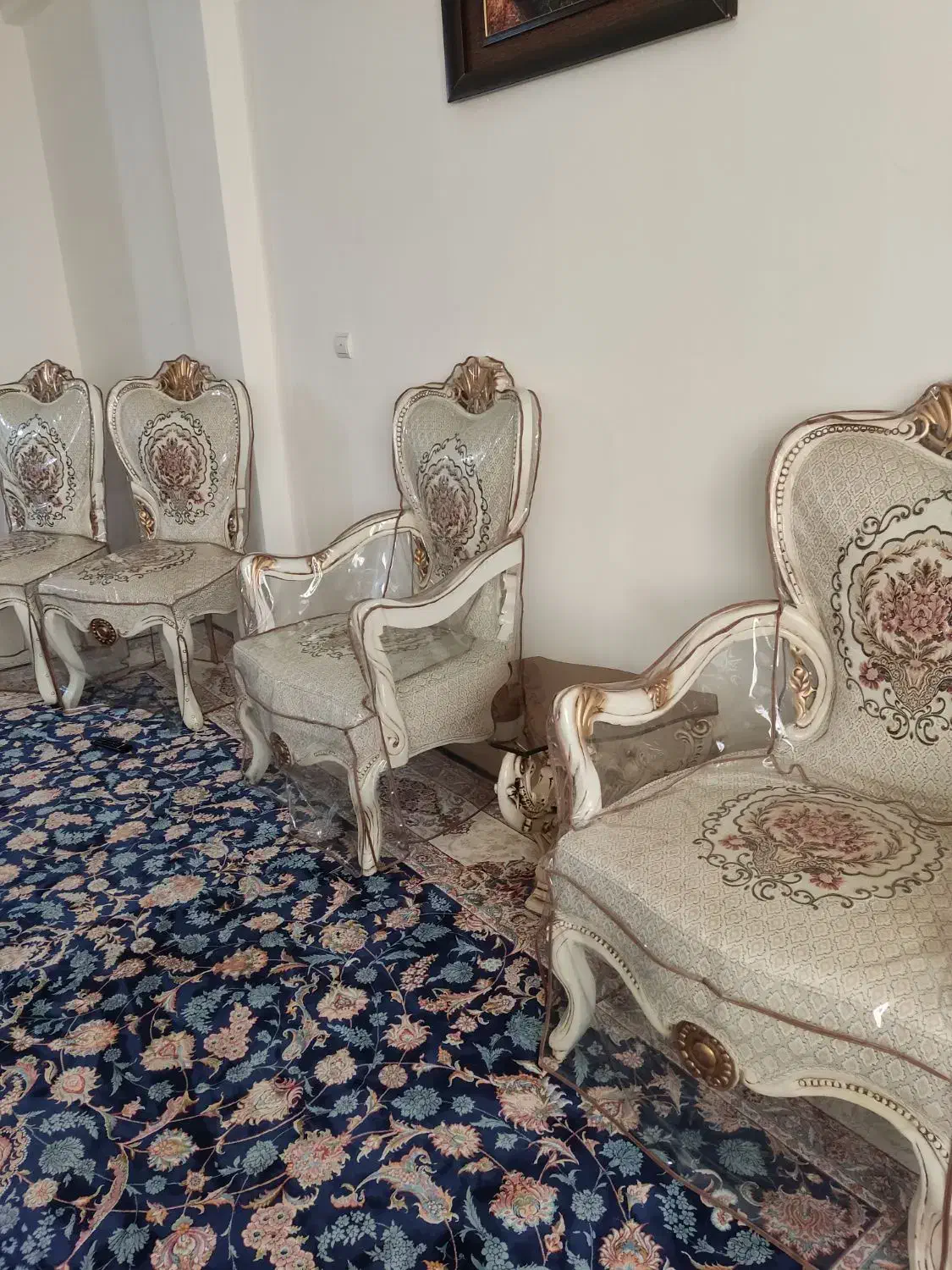 مبل سلطنتی|مبلمان خانگی و میز عسلی|قشم, |دیوار