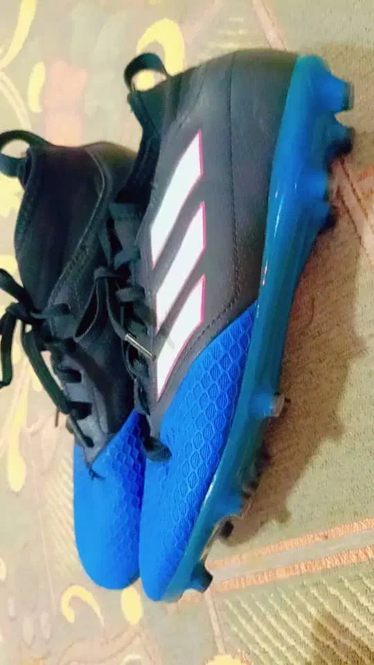 استوک چمن آدیداس اصل آلمان|کیف، کفش، کمربند|شهریار, بکه|دیوار