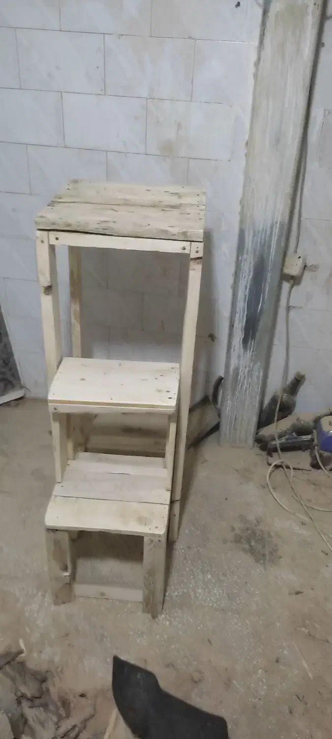 نردبان و پایه گل وسه پایه تاشو|ابزارآلات|سبزوار, شرق کال عیدگاه|دیوار