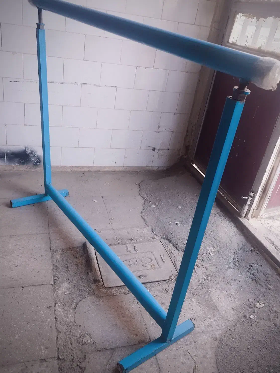 دار قالی سالم و محکم|ابزارآلات|سنندج, |دیوار