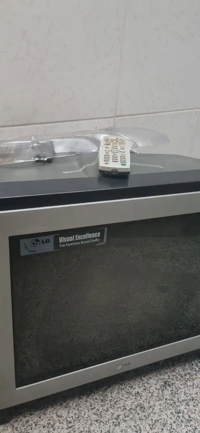 تلویزیون ۲۱ ال جی کاملا نو وتمیز تمیز|تلویزیون و پروژکتور|اصفهان, آبشار|دیوار