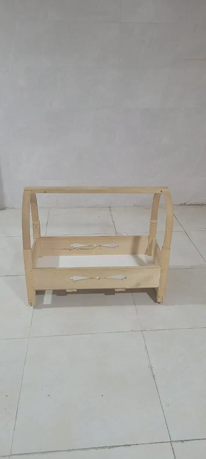 گهواره چوبی کودک|تخت و صندلی بچه|اردبیل, |دیوار