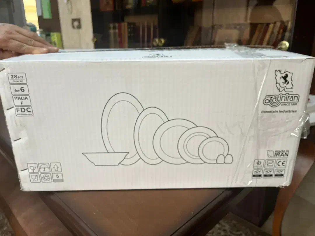 سرویس چینی لب طلایی. زرین 28پارچه|ظروف سرو و پذیرایی|تهران, نیلوفر|دیوار