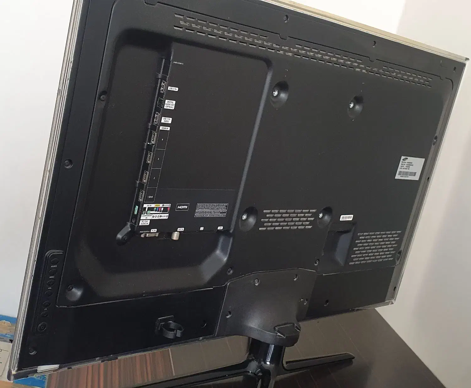 تلویزیون۴۰ اینچ|تلویزیون و پروژکتور|ری, دیلمان|دیوار