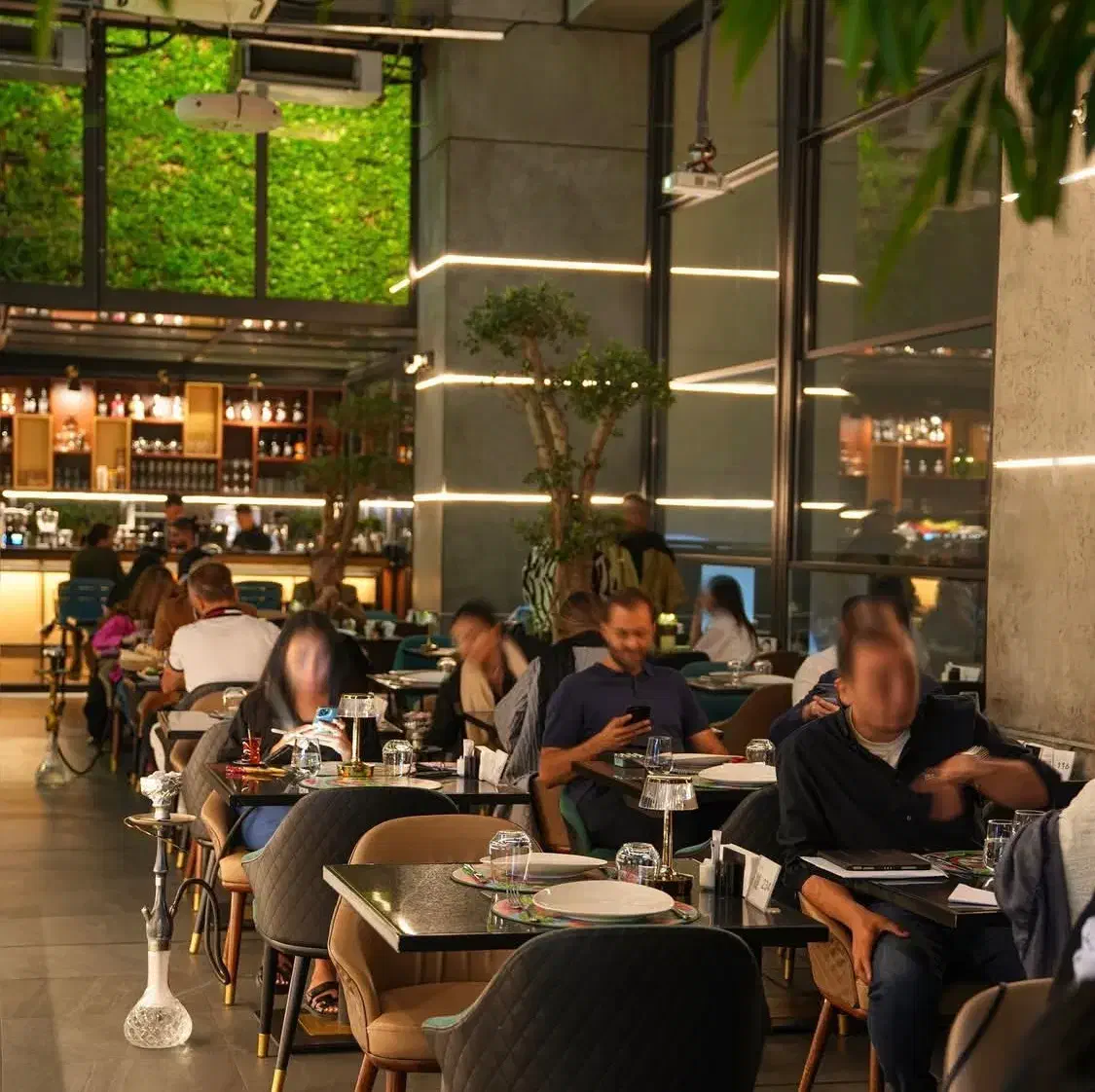 استخدامی هاستس خانوم و ویتر خانوم|استخدام خدمات فروشگاه و رستوران|تهران, الهیه|دیوار