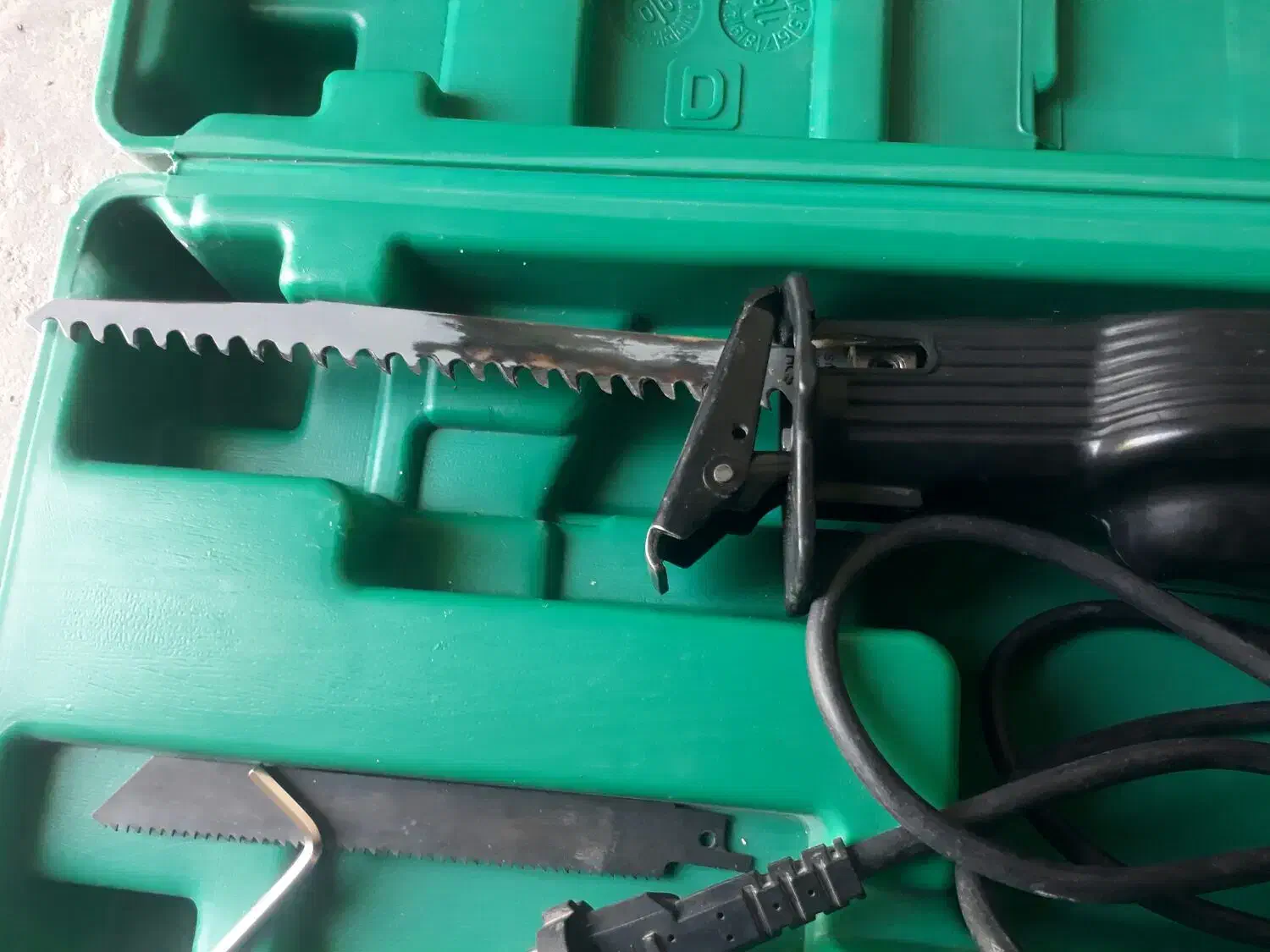 اره برقی چینی عمود بر چوب واهن در حد توان|ابزارآلات|آبپخش, |دیوار