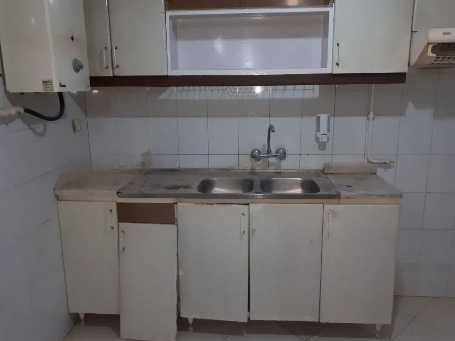 کابینت درحد نو به همراه ابچکان و سینک|آبچکان و نظمدهنده ظروف|قزوین, |دیوار