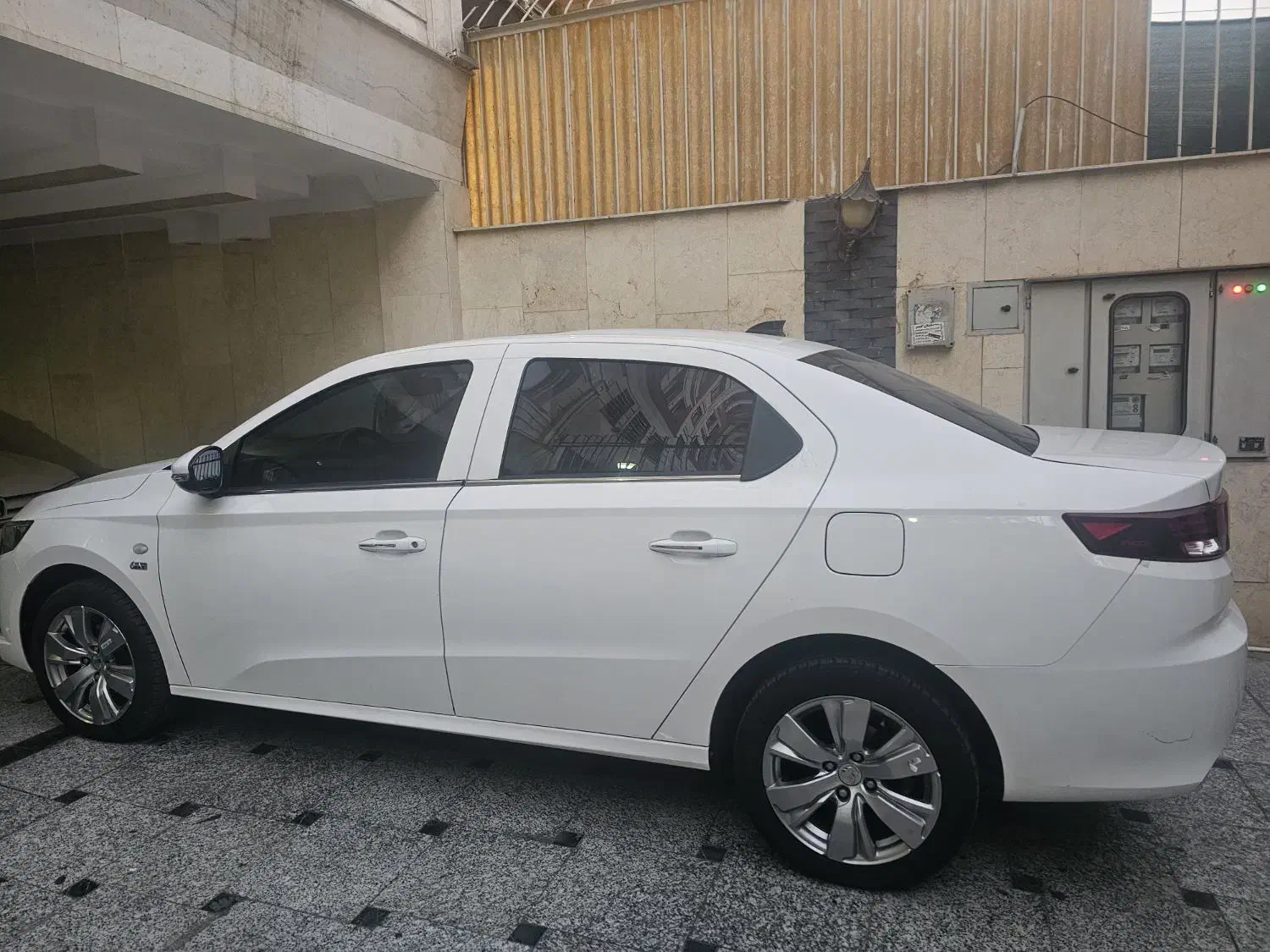 تارا اتومات وی ۴ (v4)|خودرو سواری و وانت|تهران, سبلان (لشگر)|دیوار