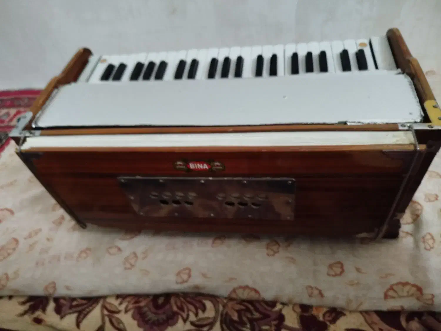 ارمنی (هارمونیه)|پیانو، کیبورد، آکاردئون|تایباد, |دیوار