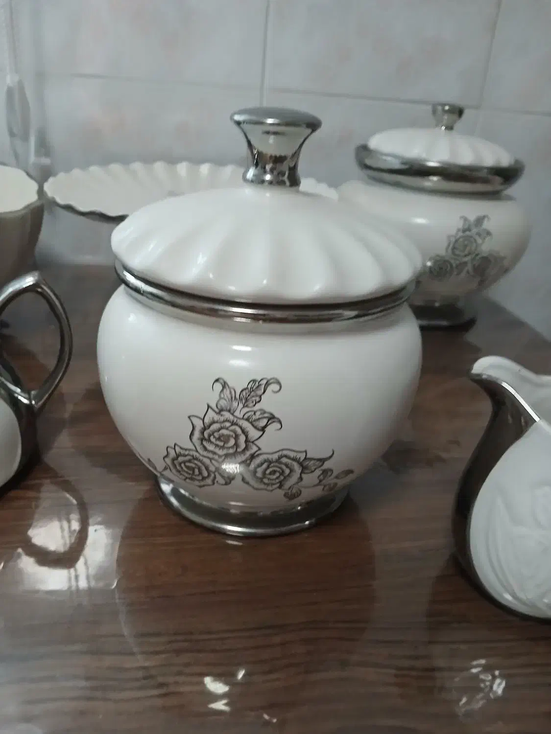 سرویس پذیرایی|کلکسیون اشیاء عتیقه|گرگان, |دیوار