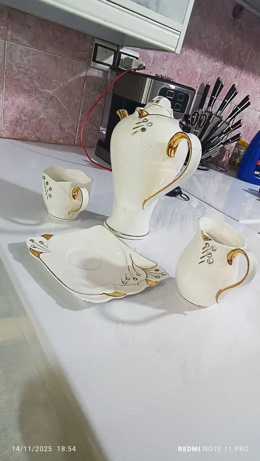 تعدادی ظروف درحدنو سالم بدون لب پر به فروش می رسد|ظروف سرو و پذیرایی|قرچک, قشلاق جیتو|دیوار