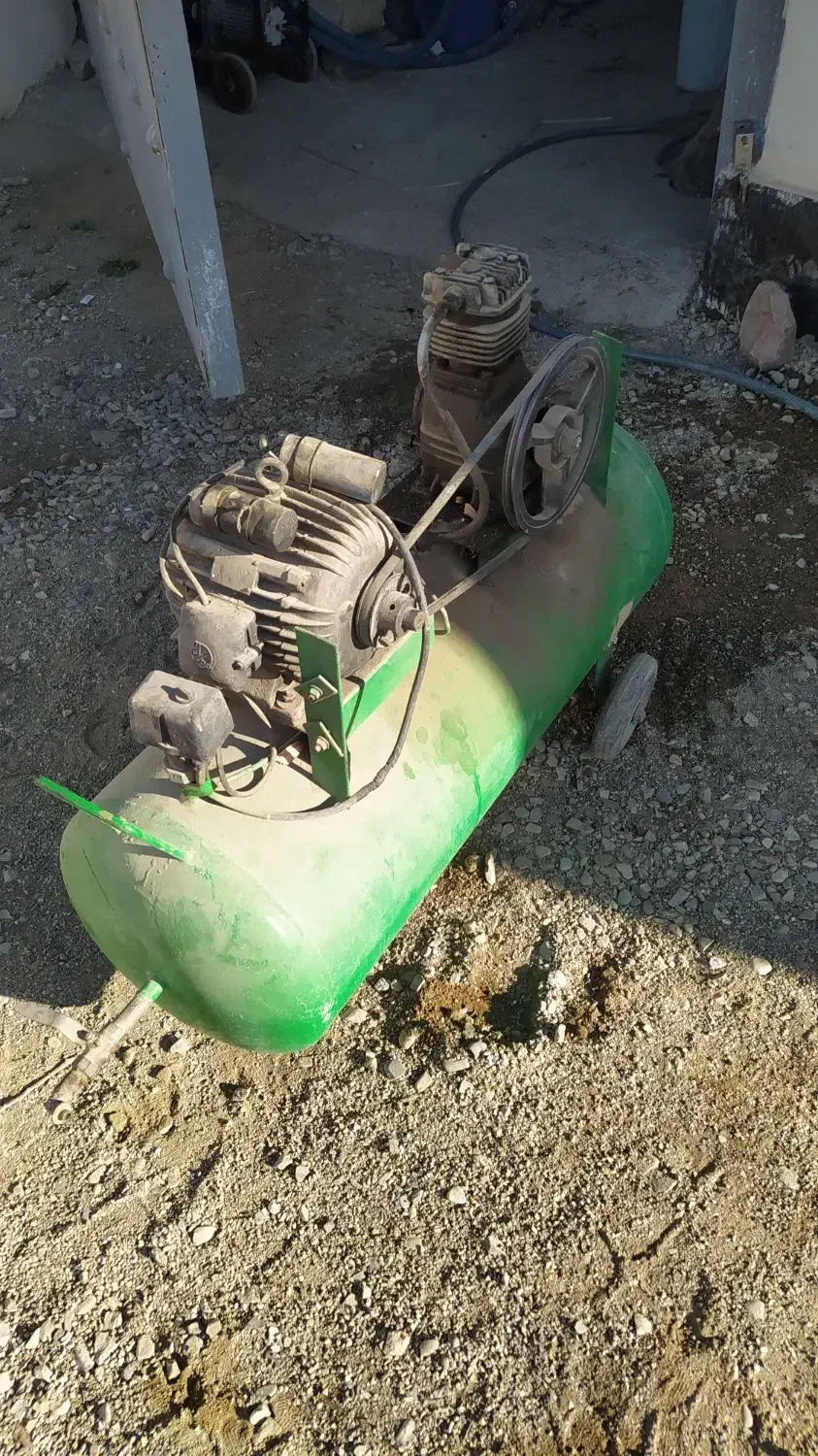 پمپ باد|ابزارآلات|رباط‌کریم, رباط‌کریم|دیوار