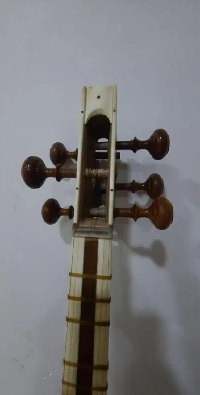 تار لطفی میانه|سازهای سنتی|اندیشه, اندیشه فاز ۳|دیوار