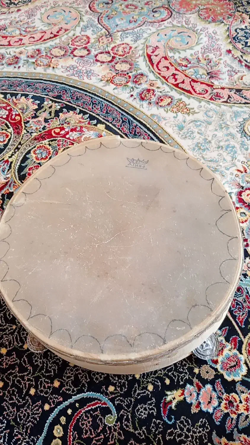 یک عدد دف|سازهای سنتی|نجف‌آباد, گلدشت|دیوار