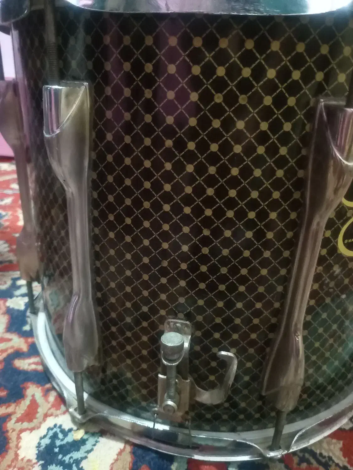 تبل ریز|درام و پرکاشن|کرمان, |دیوار