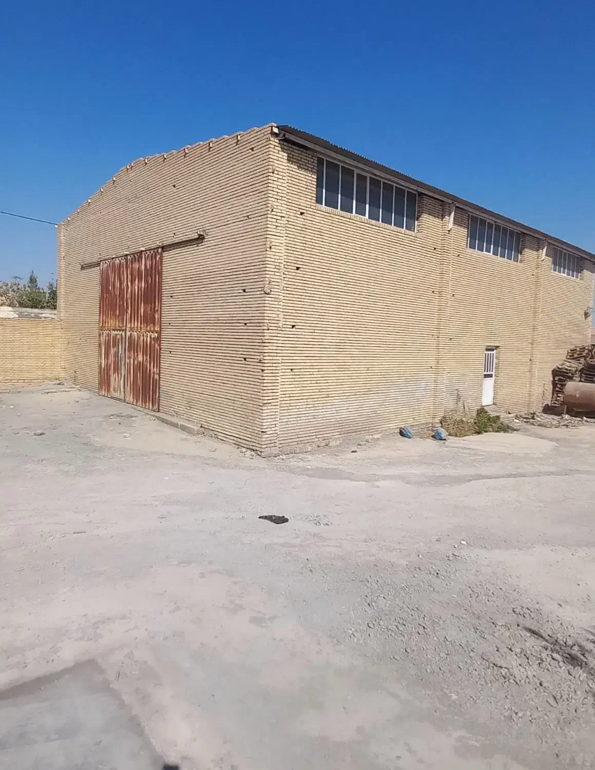 اجاره کارگاه ۱۸۰۰ متری تفت|اجارهٔ دفتر صنعتی، کشاورزی، تجاری|تفت, |دیوار