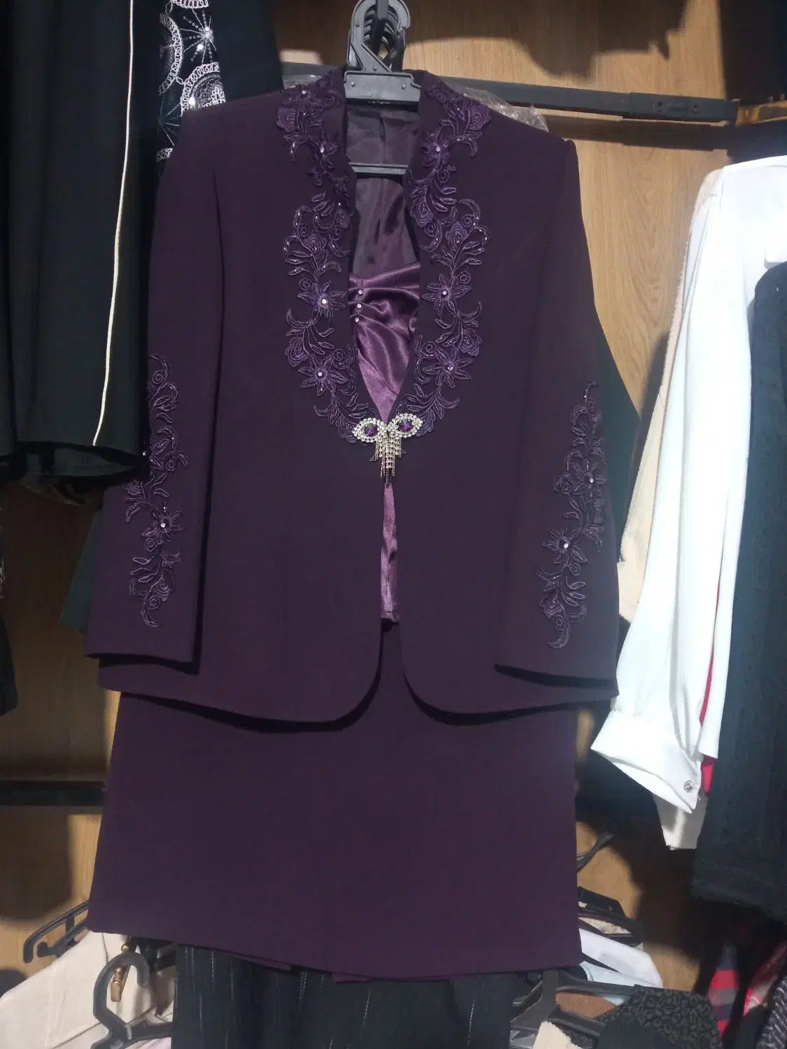 کت و دامن مجلسی|لباس|گلپایگان, |دیوار