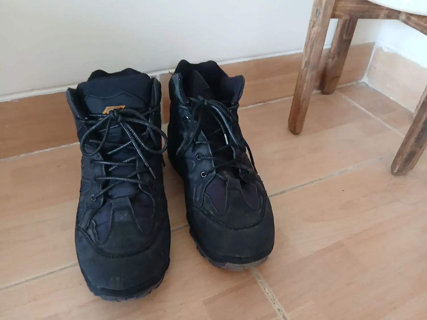 تعویض با کفش کوهنوردی وپوتین سربازی|کیف، کفش، کمربند|شهرکرد, |دیوار