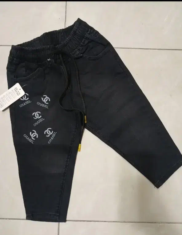 حراج پوشاک بچه گانه به علت تغییر شغل|کفش و لباس بچه|تربتحیدریه, باغ سلطانی|دیوار