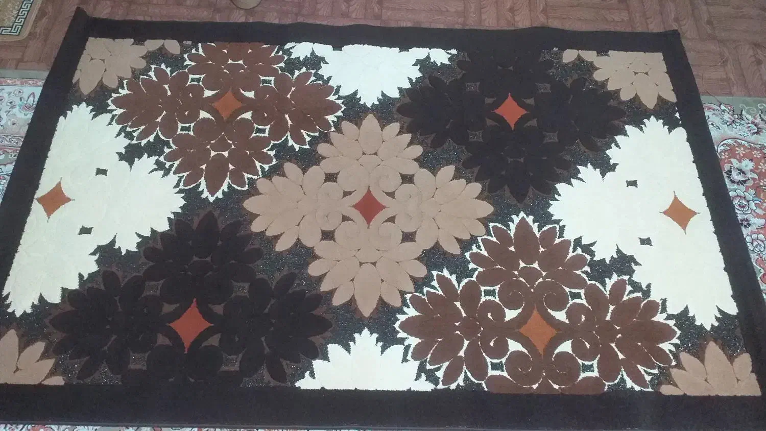 قالیچه آشپزخانه گل برجسته و تمیز|فرش|رباط‌کریم, رباط‌کریم|دیوار