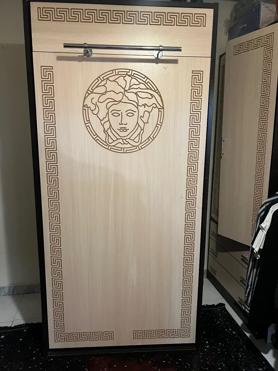 تخت کم‌جا با کمد و پاتختی طرح ورساچه|تخت و سرویس خواب|تهران, مجیدآباد|دیوار