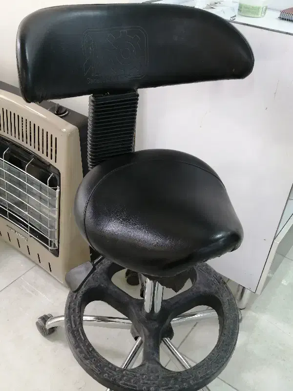 فروش تجهیزات سالن زیبایی درقاین|صندلی و نیمکت|قائن, |دیوار