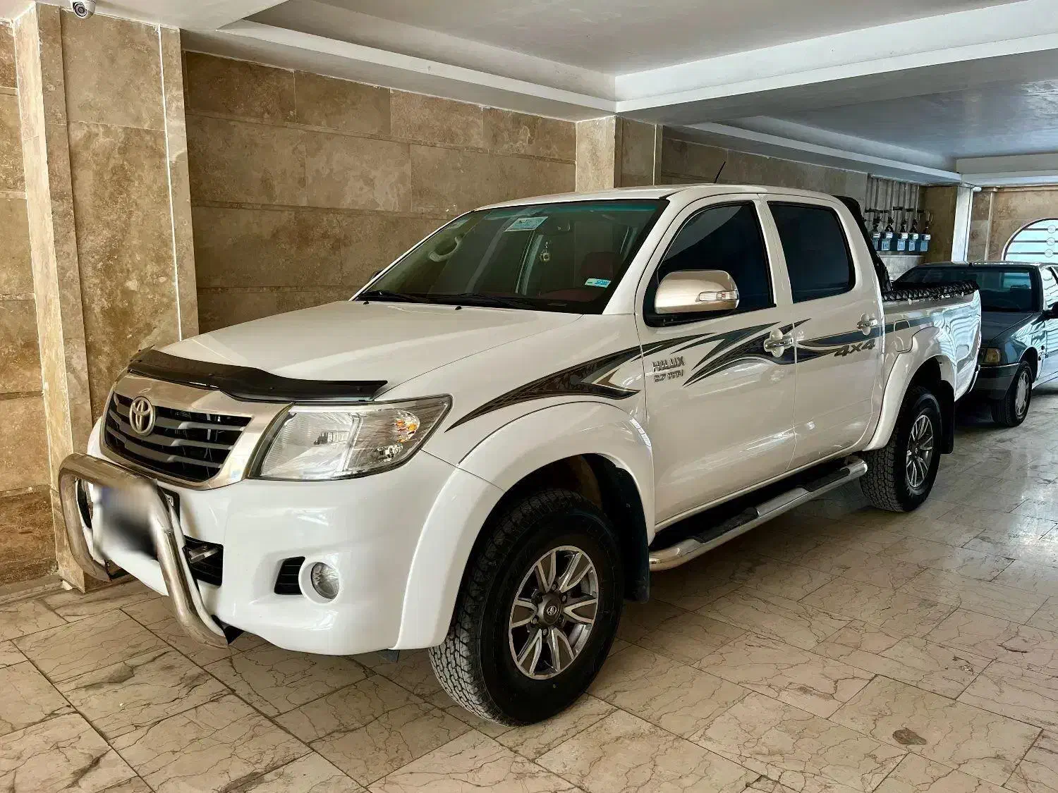 تویوتا هایلوکس ۲۰۱۵ دنده ای دو برگ سند|خودرو سواری و وانت|آمل, |دیوار