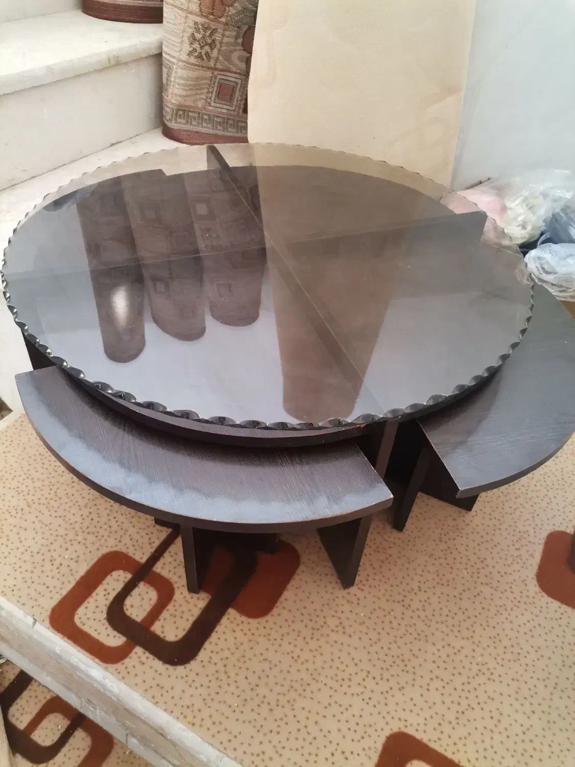 جلومبلی گرد و4تا عسلی|مبلمان خانگی و میز عسلی|نجف‌آباد, جلال آباد|دیوار