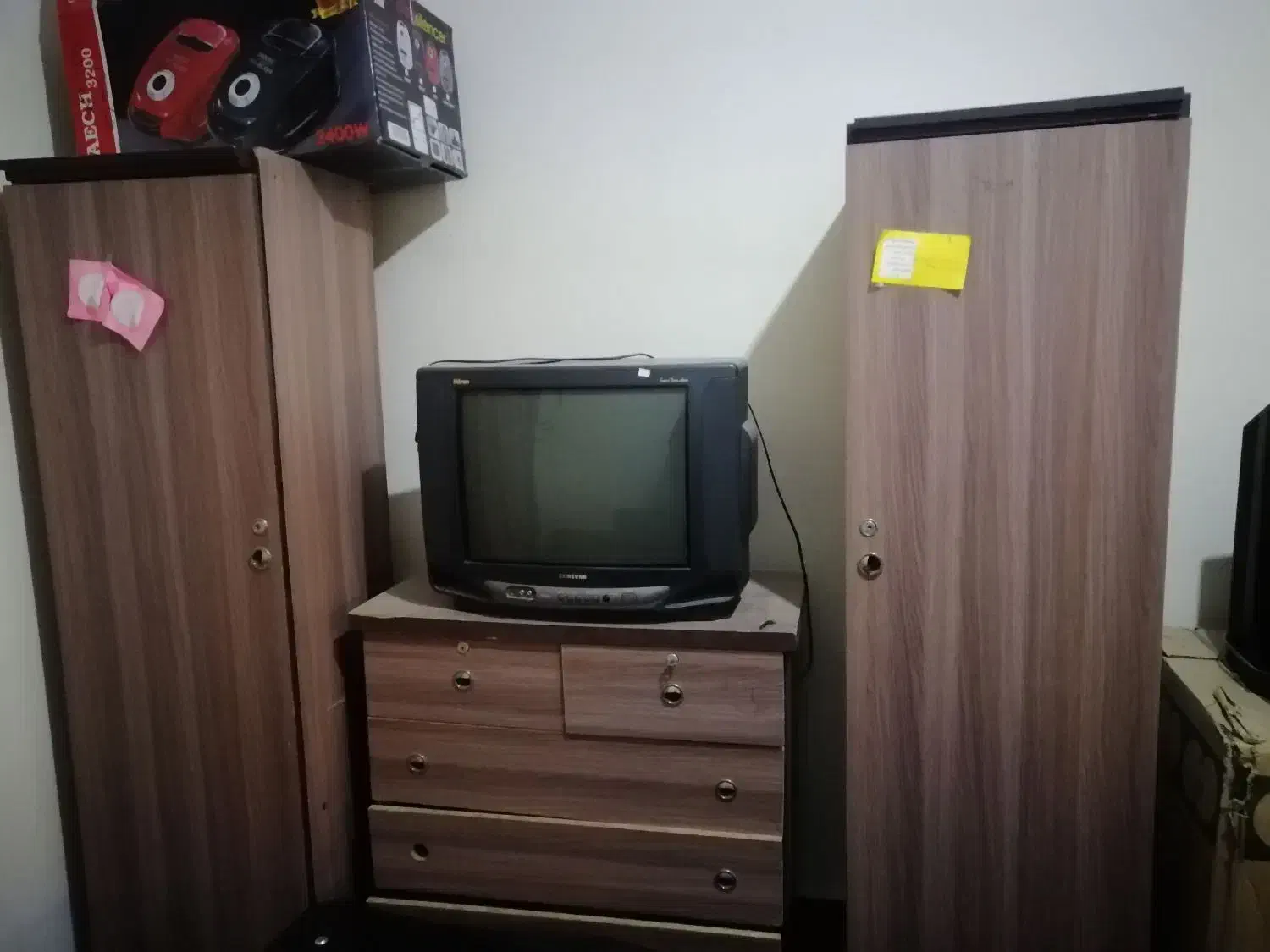 کمد و راور|جاکفشی، کمد، دراور|قروه, |دیوار