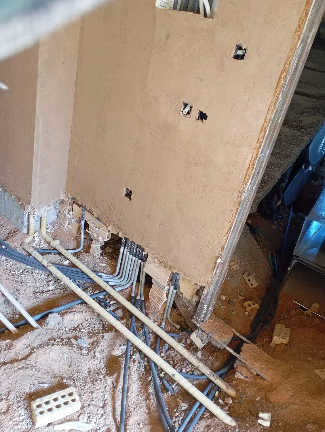 برقکارساختمان|خدمات پیشه و مهارت|خمینی‌شهر, |دیوار