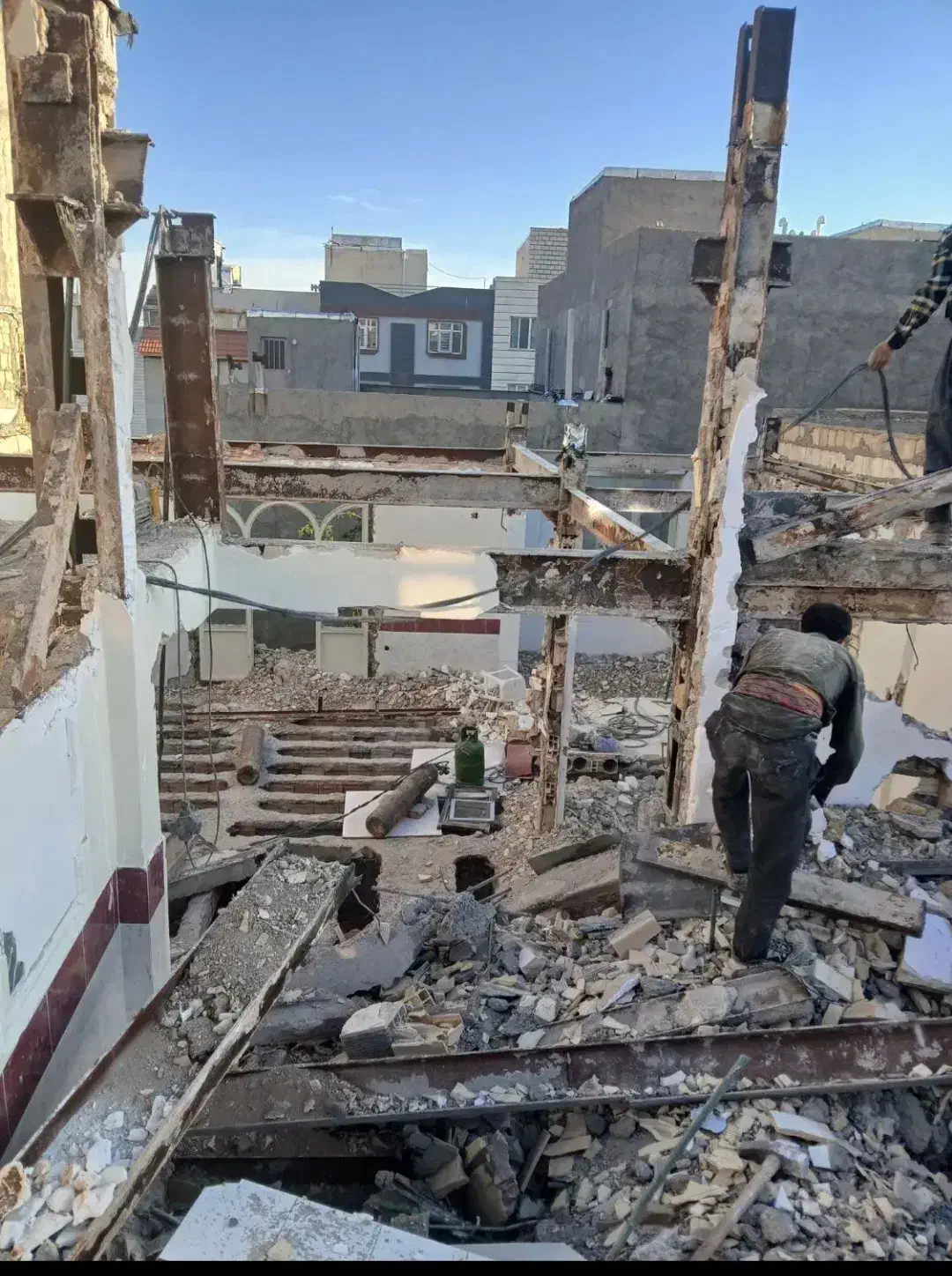 تخریب ساختمان|خدمات پیشه و مهارت|تهران, هاشمی|دیوار