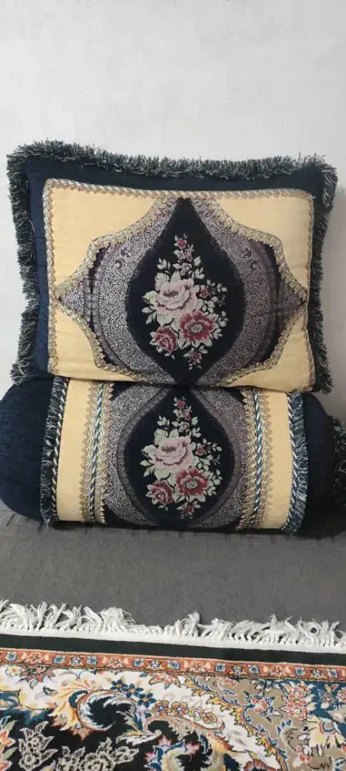 شش عدد روبالشی شش عدد رو پشتی ۳۶۰۰ میلیون|پشتی|نورآباد ممسنی, |دیوار