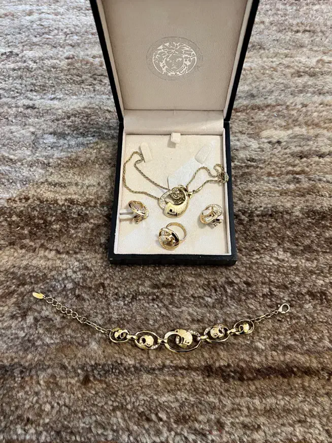 ست ورساچه|بدلیجات|تهران, مرزداران|دیوار