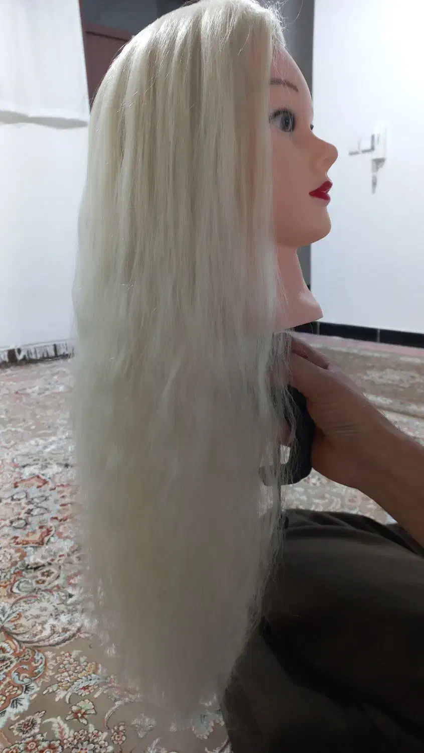 کله مانکن|آرایشگاه و سالن‌های زیبایی|ربط, |دیوار