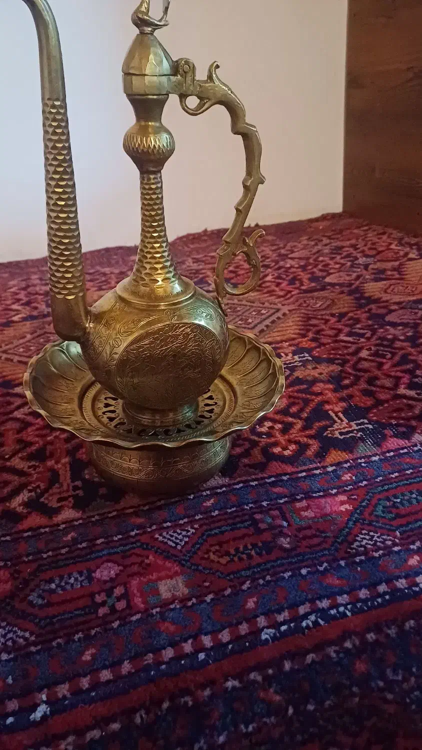 آفتابه لگن قدیمی|کلکسیون اشیاء عتیقه|بهار, |دیوار